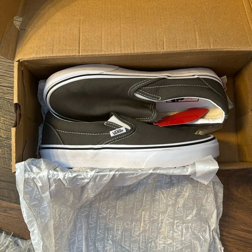 Vans-BRAND NEW IN BOX